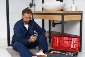 Mantenimiento regular en sistemas de fontanería