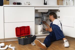 Mantenimiento preventivo para evitar desatascos en empresas