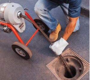 Limpieza de canalones, sumideros y rejillas exteriores